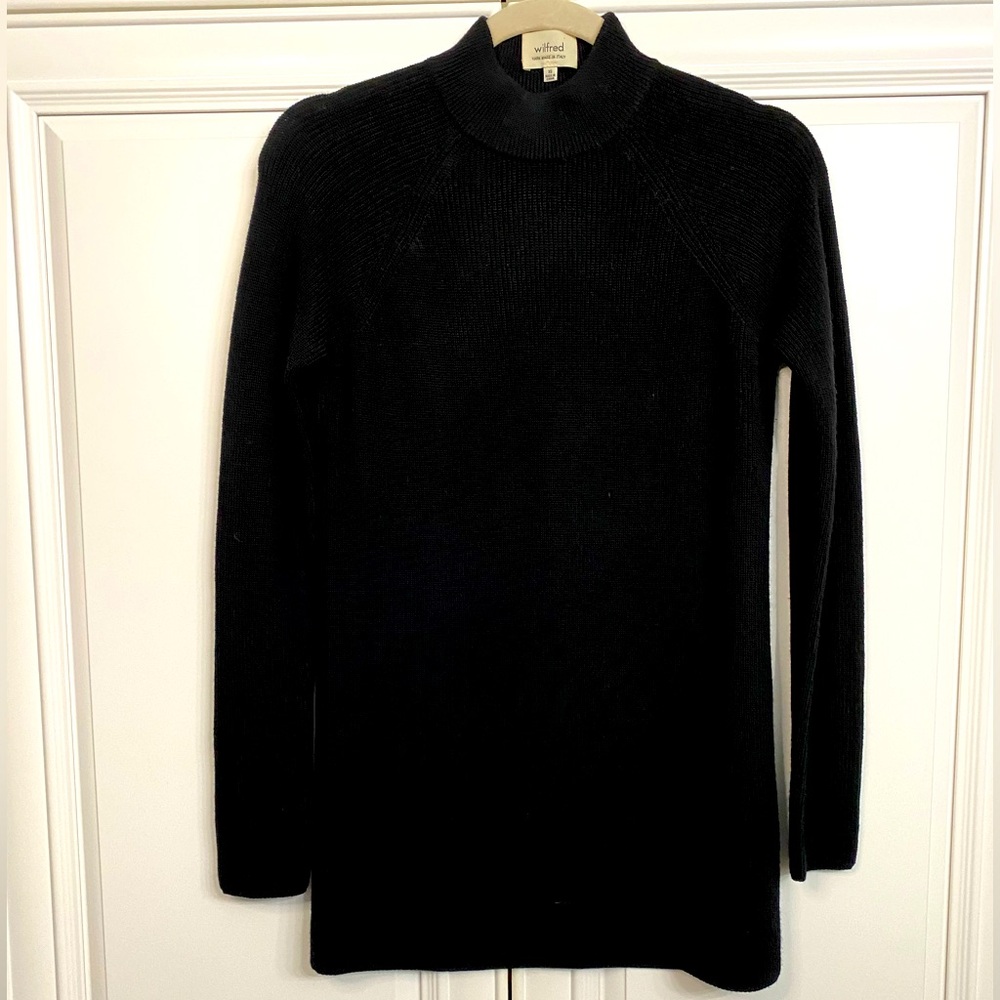 Aritzia Wilfred Women’s Size XS Black Crew Neck Open V Back Sweater 100% wool